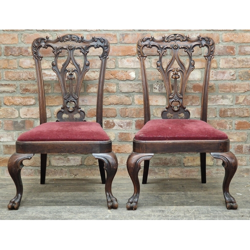 1322 - Pair of good quality Georgian mahogany Chippendale style chairs with decorative splat backs raised o... 