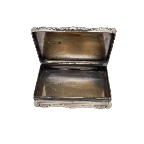 140 - Good quality Victorian silver table snuff box, the hinged lid with engraving 'Presented to Mr Robert... 