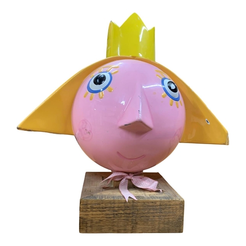 1045 - Ben & Holly's Little Kingdom, Princess Holly fairground head, raised atop wooden plinth base, H 50cm