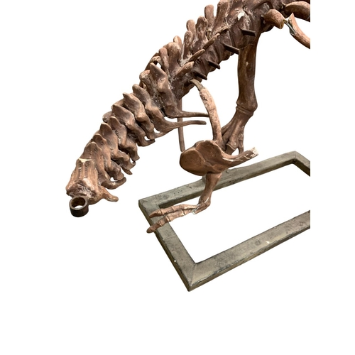 1477 - Very large plaster Velociraptor dinosaur sculpture, mounted atop metal base, L 190cm x 110cm