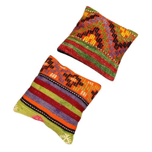 1727 - Quantity of assorted pattern Kilim covered pillows (5)