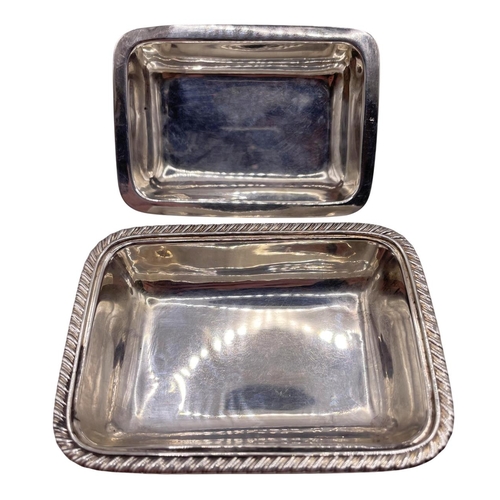 120 - Good novelty miniature silver entree dish, in the Regency manner, gadrooned rim and handle, maker J ... 