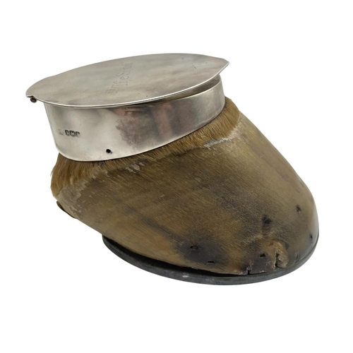 138 - 1930s novelty silver mounted horse hoof inkwell, the hinged lid inscribed 'The Snark' enclosing a gl... 