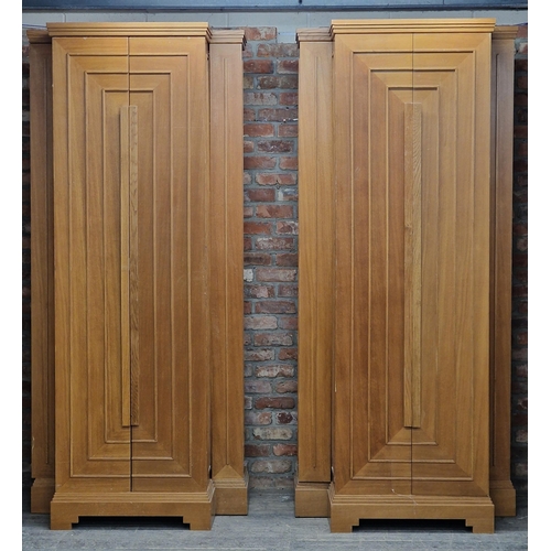 1406 - Robsjohn-Gibbings (1903-1976) - Vintage pair of breakfront wardrobes raised on stepped plinths, H 25... 