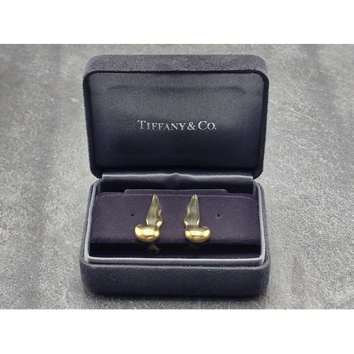 92 - Pair of Tiffany Paloma Picasso 18k stylised earrings, 30mm long, 10.4g, in original box