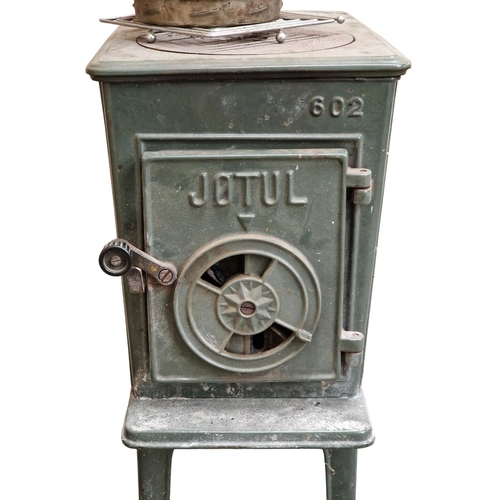 1011 - Vintage Jotul cast iron wood burning stove with flue, H 64cm x W 32cm x D 53cm