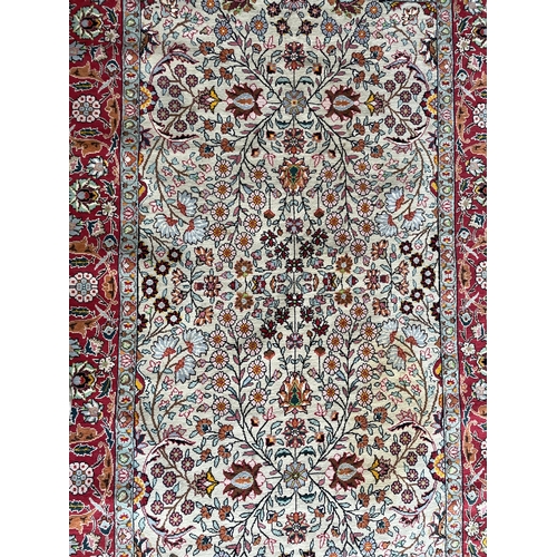 1765 - Quality Persian Bidjar carpet, intricate floral design, 300cm x 200cm