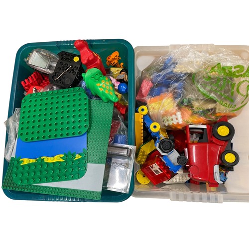 609 - Extensive collection of Lego to include a variety of vehicles / trains and mini figures, featuring L... 