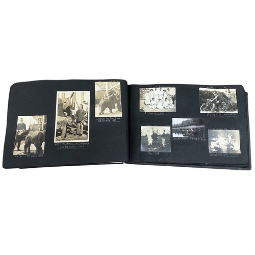 580 - Large collection of early to mid 20th century photograph albums, to include family photographs, port... 