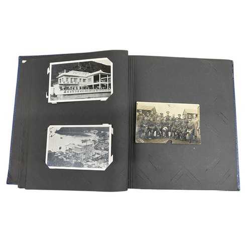 580 - Large collection of early to mid 20th century photograph albums, to include family photographs, port... 