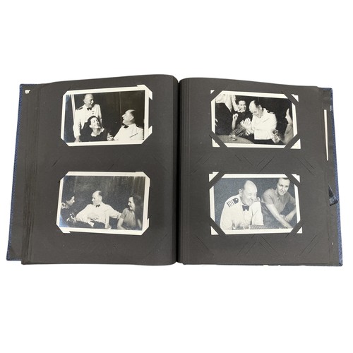 580 - Large collection of early to mid 20th century photograph albums, to include family photographs, port... 