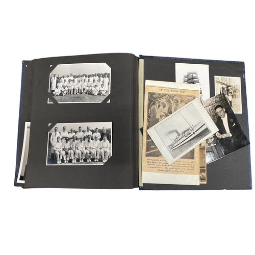 580 - Large collection of early to mid 20th century photograph albums, to include family photographs, port... 