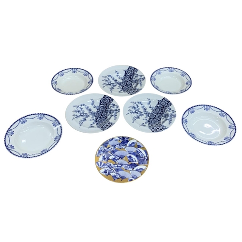 386 - Three Royal Worcester Aesthetic blue floral bowls, with a further collection of blue lace bordered e... 