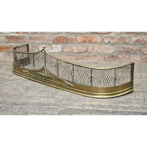 1289 - 19th century brass and wirework fire fender, H 30cm x W 117cm x D 30cm