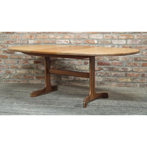 1333 - G Plan - Mid century teak extending dining table together with six chairs, H 72cm x W 163cm x D 107c... 