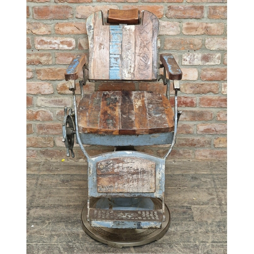 1335 - Vintage retro metal barbers chair with planked seat and back on swivel base, H 98cm x W 52cm x D 46c... 