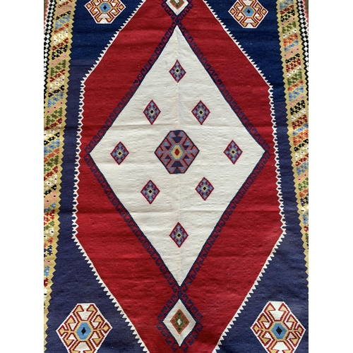 1664 - South West Persian Qashgai kilim, 195cm x 117cm