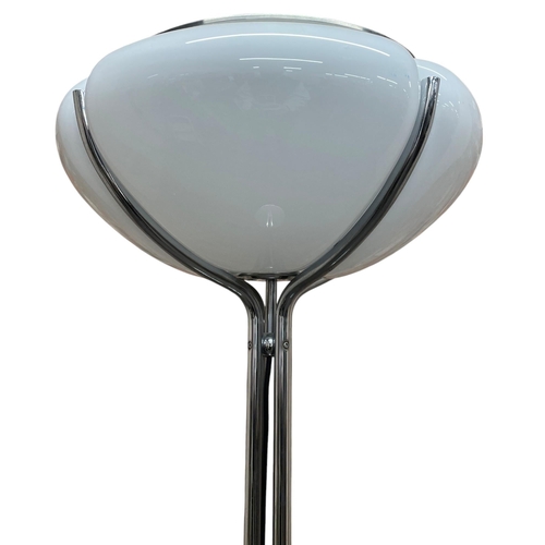 1061 - Harvey Guzzini - 'Quadrifoglio' floor lamp, chrome frame, 166cm high