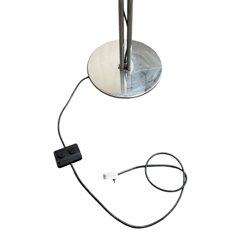 1061 - Harvey Guzzini - 'Quadrifoglio' floor lamp, chrome frame, 166cm high