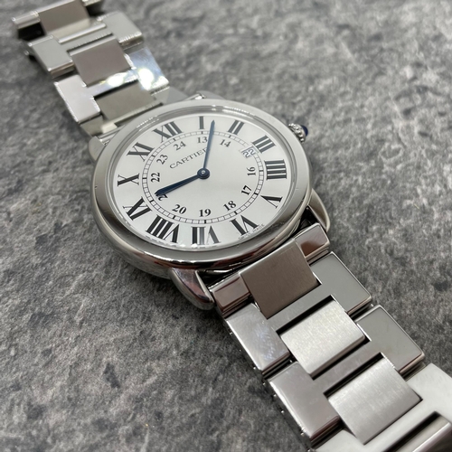 17 - Cartier Ronde Solo stainless steel gents quartz watch, 36mm case, silvered dial with Roman and Arabi... 