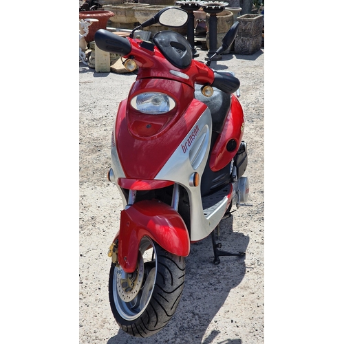 3 - Branson BS 125 Snooker scooter, only 10 miles recorded, no paperwork, number plate or keys

10% Buye... 