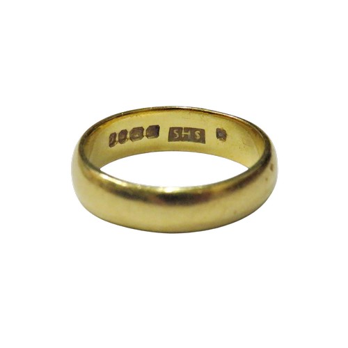 3 - A vintage 22ct gold wedding band, hallmarks for London 1969, 5mm wide, size M, 5.7g