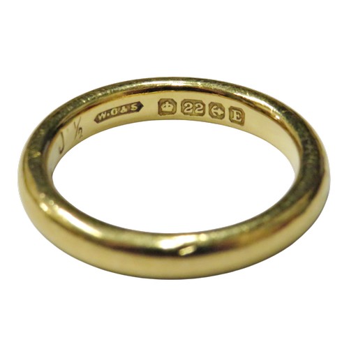 9 - An early 20th century 22ct gold wedding band, hallmarks for Birmingham 1929, 3mm wide, size J, 5.3g