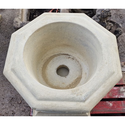 176 - In the manner of Haddonstone - Pair of reconstituted stone Gothic style planters with quatrefoil det... 