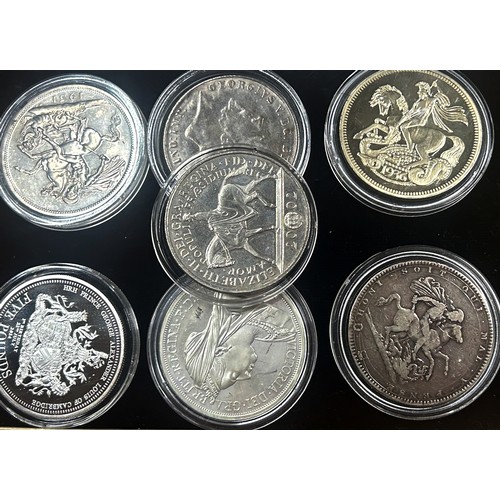 650 - A good collection of mixed coinage to include silver proof sets, featuring 8 x Britannia one ounce f... 