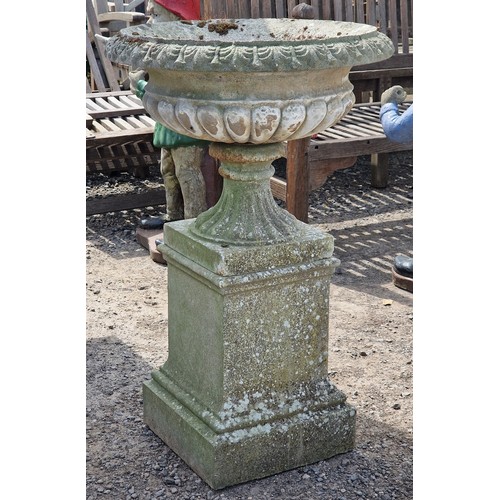 2 - Haddonstone - Pair of weathered reconstituted stone regency style urns with lobed bowls, raised on s... 