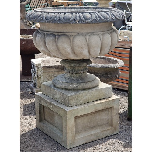 8 - Haddonstone - Pair of reconstituted stone 'Westonbirt' garden urns with spiralled bowls and darted r... 