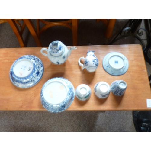 166 - Collection of Chinese Porcelain and ceramic pieces