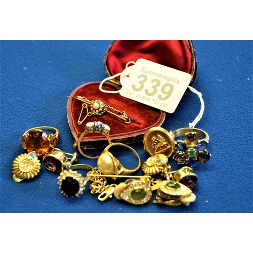 339 - Gold and gold plated rings etc