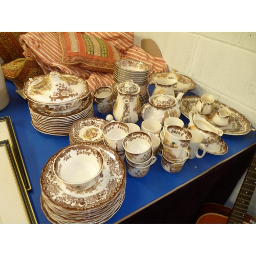 631 - Royal Worcester Palissy Games Series service