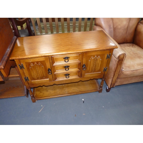 804 - Oak sideboard