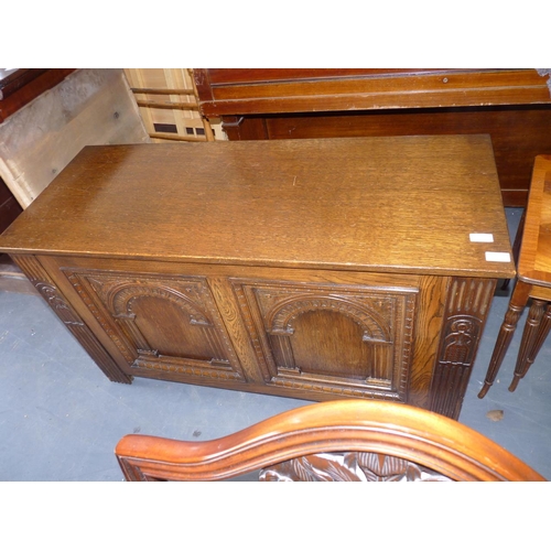 809 - Oak sideboard