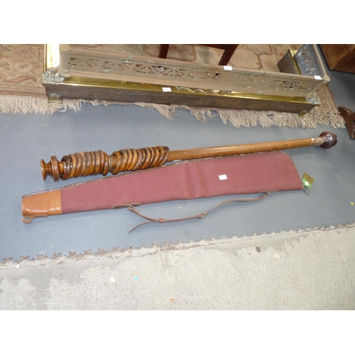 816 - Curtain rail and gun case