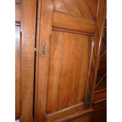 662 - 1.2x55cmx2.2m Liberty style Oak wardrobe