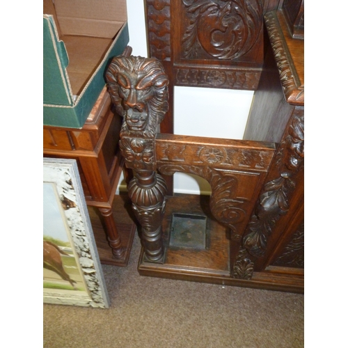 506 - 1.4 x 2.4m Oak 'Greenman' hall stand