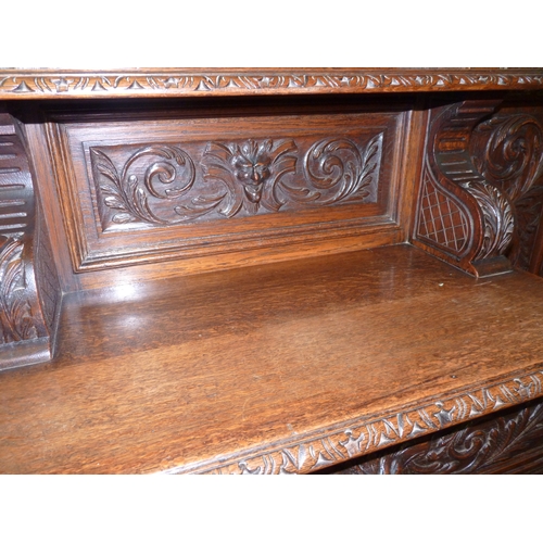 506 - 1.4 x 2.4m Oak 'Greenman' hall stand