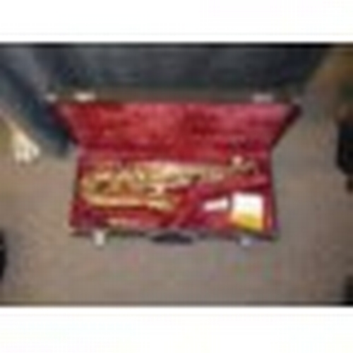 554b - Yamaha Saxophone in Case The model number is yas25 
091504.