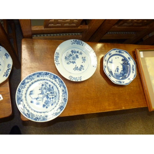 480c - 9 x Chinese blue and white plates