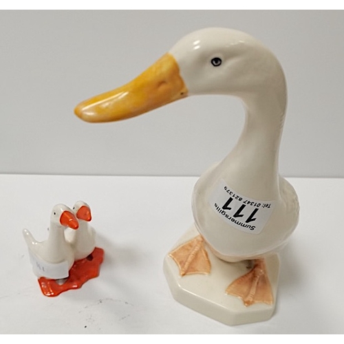 111 - Beswick Duck 902 25cm & Pr Geese 10cm