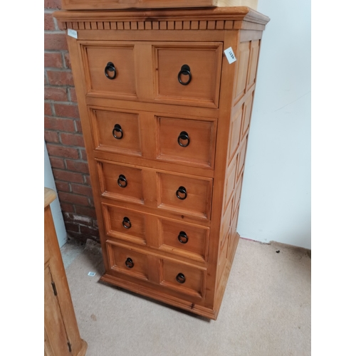 1266 - 5 ht Pine Chest