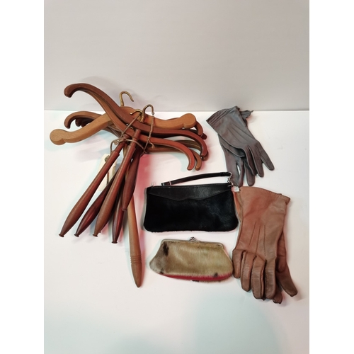 338 - Handbags & Gloves