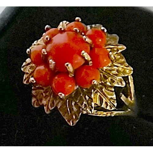 694 - 9ct gold 375 vintage coral cluster ring surroundedby gold leafs size K