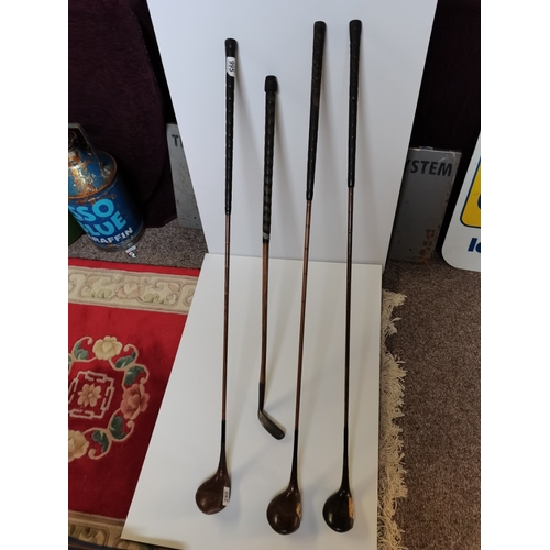 280 - 4 X Golf Clubs incl putter St Andrews