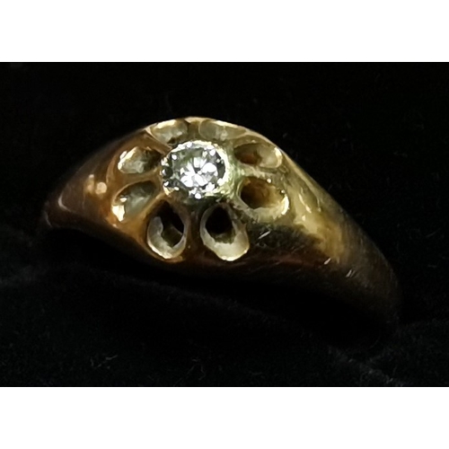 740 - 18ct gold Gypsy style ring with small bright diamond size R 4.6g