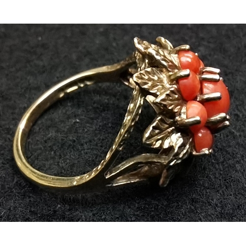 694 - 9ct gold 375 vintage coral cluster ring surroundedby gold leafs size K