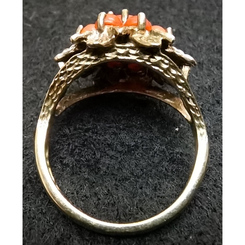 694 - 9ct gold 375 vintage coral cluster ring surroundedby gold leafs size K